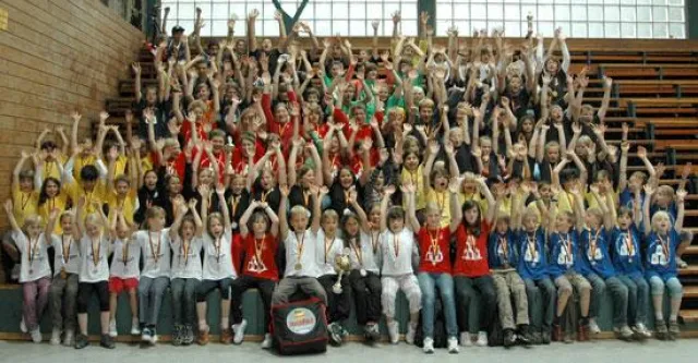 Bild: Brillante Leistung bei der 1. Schulsportmeisterschaft im Sport Stacking