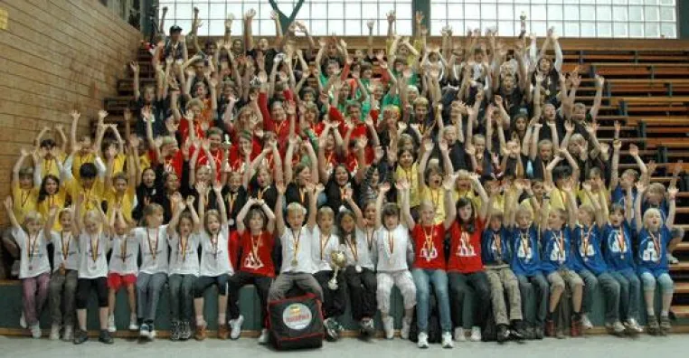 Brillante Leistung bei der 1. Schulsportmeisterschaft im Sport Stacking Bild: Brillante Leistung bei der 1. Schulsportmeisterschaft im Sport Stacking