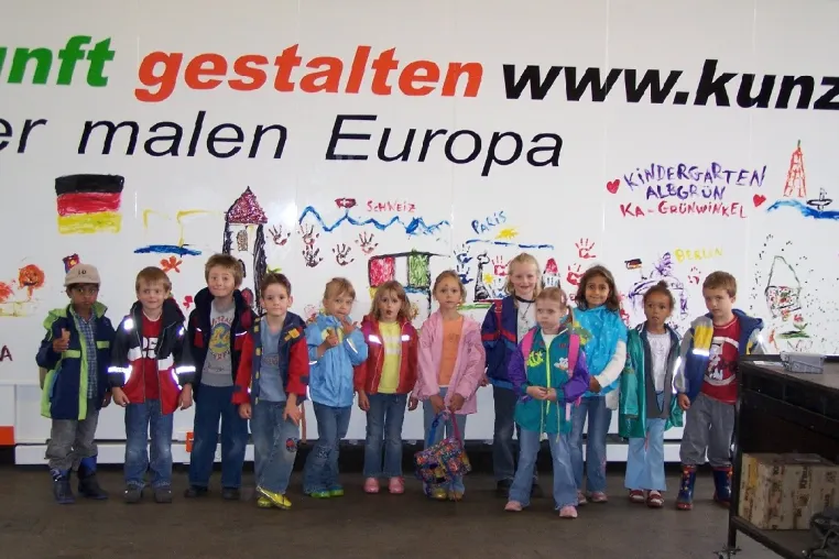 Kindergarten Albgrün zu Gast bei Spedition Kunze GmbH Bild: Kindergarten Albgrün zu Gast bei Spedition Kunze GmbH