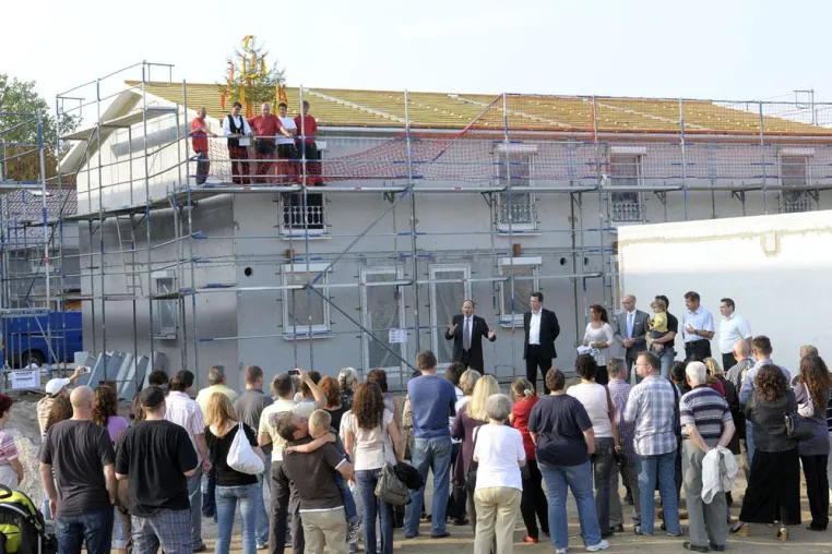 2 Richtfeste für 227 Häuser - Deutsche Reihenhaus feiert in Eppelheim und Mannheim Bild: 2 Richtfeste für 227 Häuser - Deutsche Reihenhaus feiert in Eppelheim und Mannheim