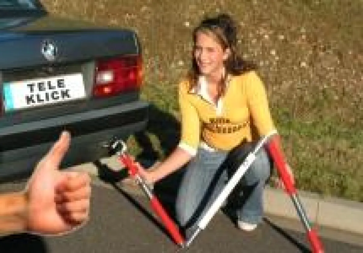 Die Abschleppstange lässt sich in nur 3 Sekunden am Fahrzeug einhängen.