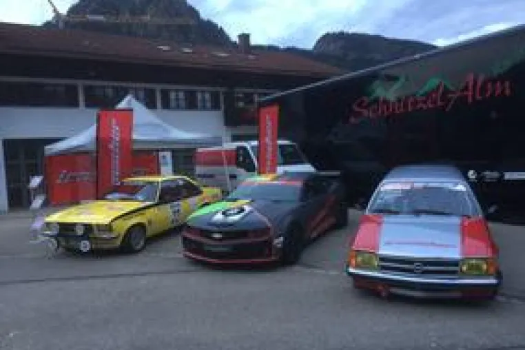Bild: Irmscher beim Jochpass Memorial mit 1000 PS am Start