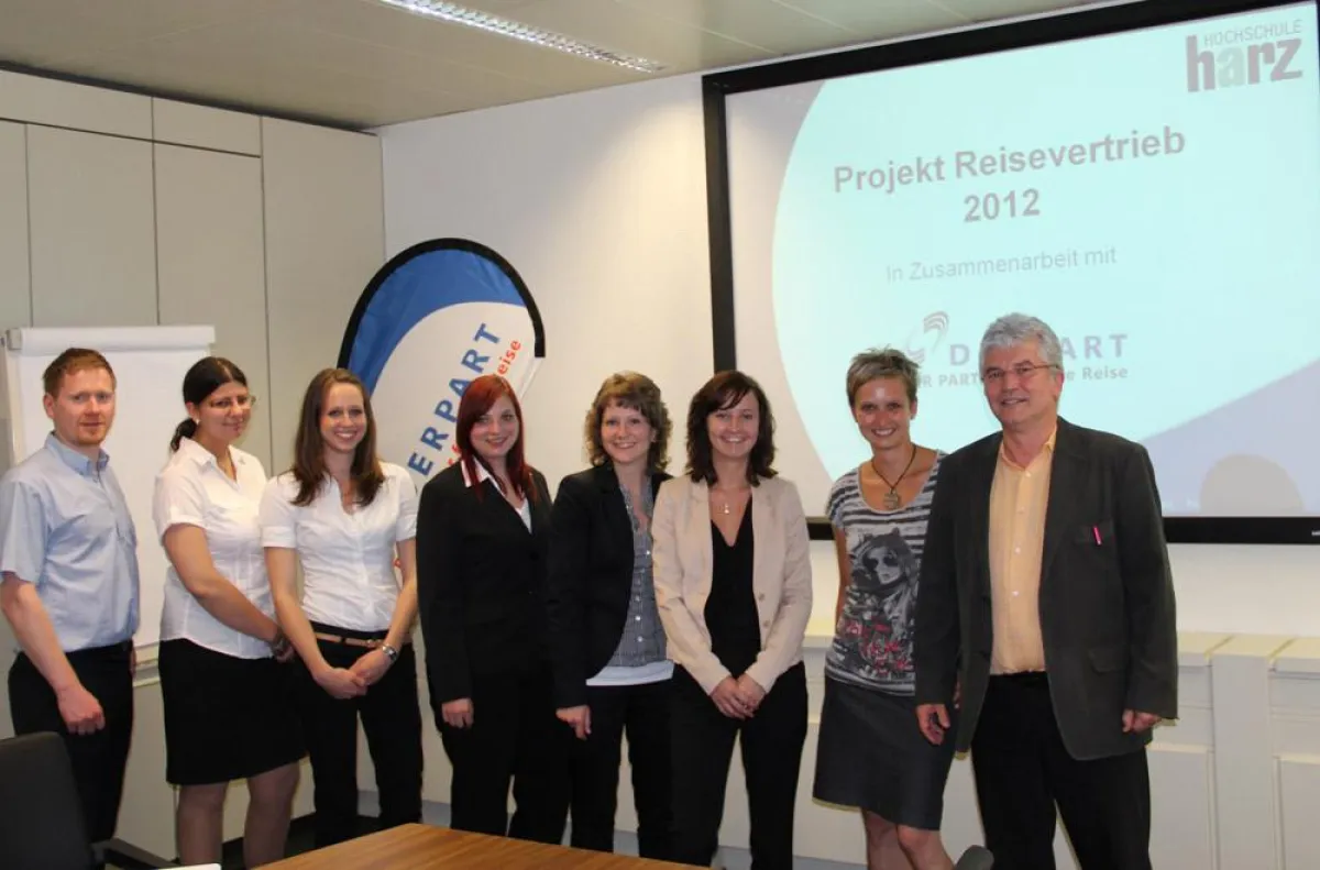 Team Praxisprojekt der Hochschule Harz mit Derpart.