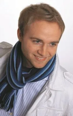 Bild: Volle Haare zum Valentinstag: Mit ContactSkin den Herzenswunsch vieler Männer erfüllen