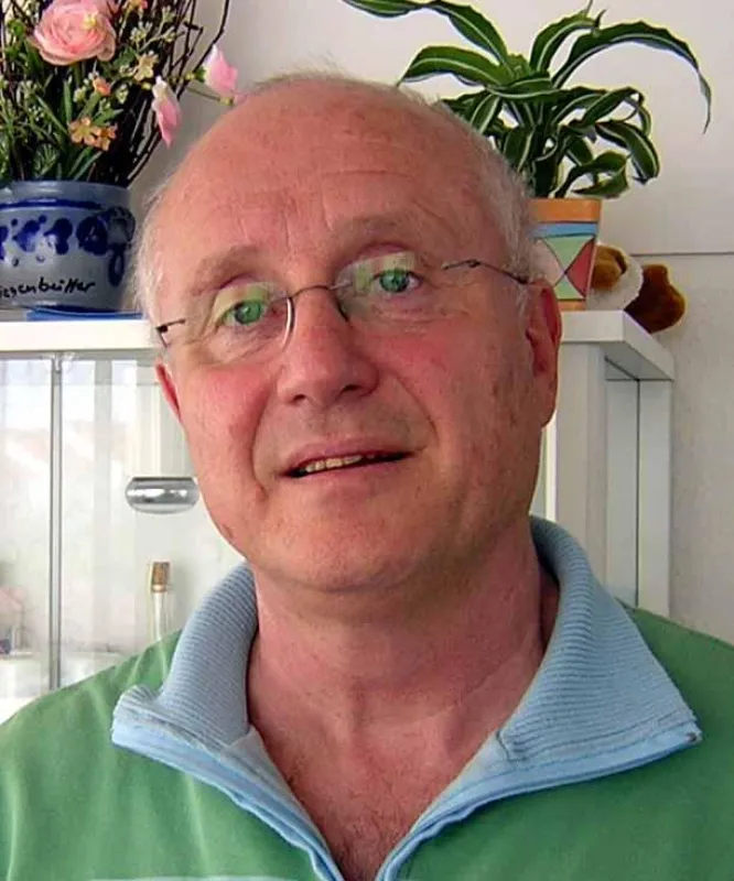 Der Biologe Gerhard Knapp aus Viernheim hat Allerg-Stop entwickelt. Mehrere wissenschaftliche Untersuchungen belegen die Wirksamkeit des inzwischen patentierten Mittels gegen Luftallergene.