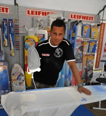 Bild: Weltrekordversuch im Dauer-Bügeln