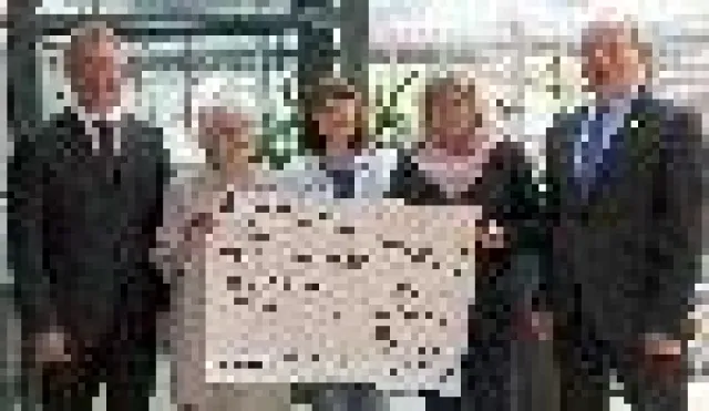 Bild: Stiftung Kreissparkasse fördert Haus der Familie mit 1.500 Euro