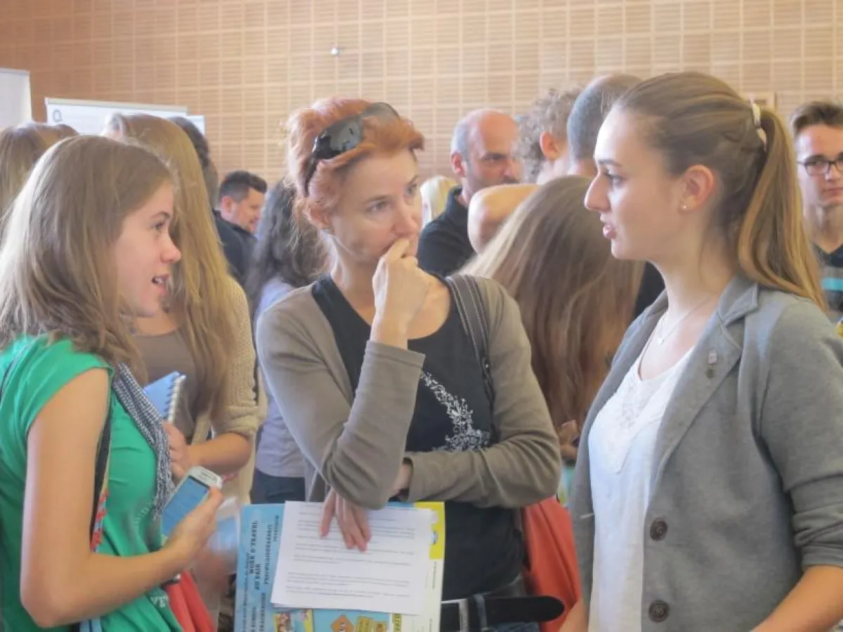 Auf der JuBi erhalten Besucherinnen und Besucher ausführliche Informationen zu Auslandsaufenthalten