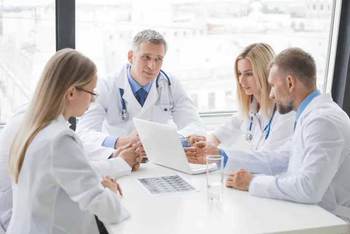 Bild: Online-Umfrage zu Erfahrungen mit medizinischer Versorgung bei Schmerzen