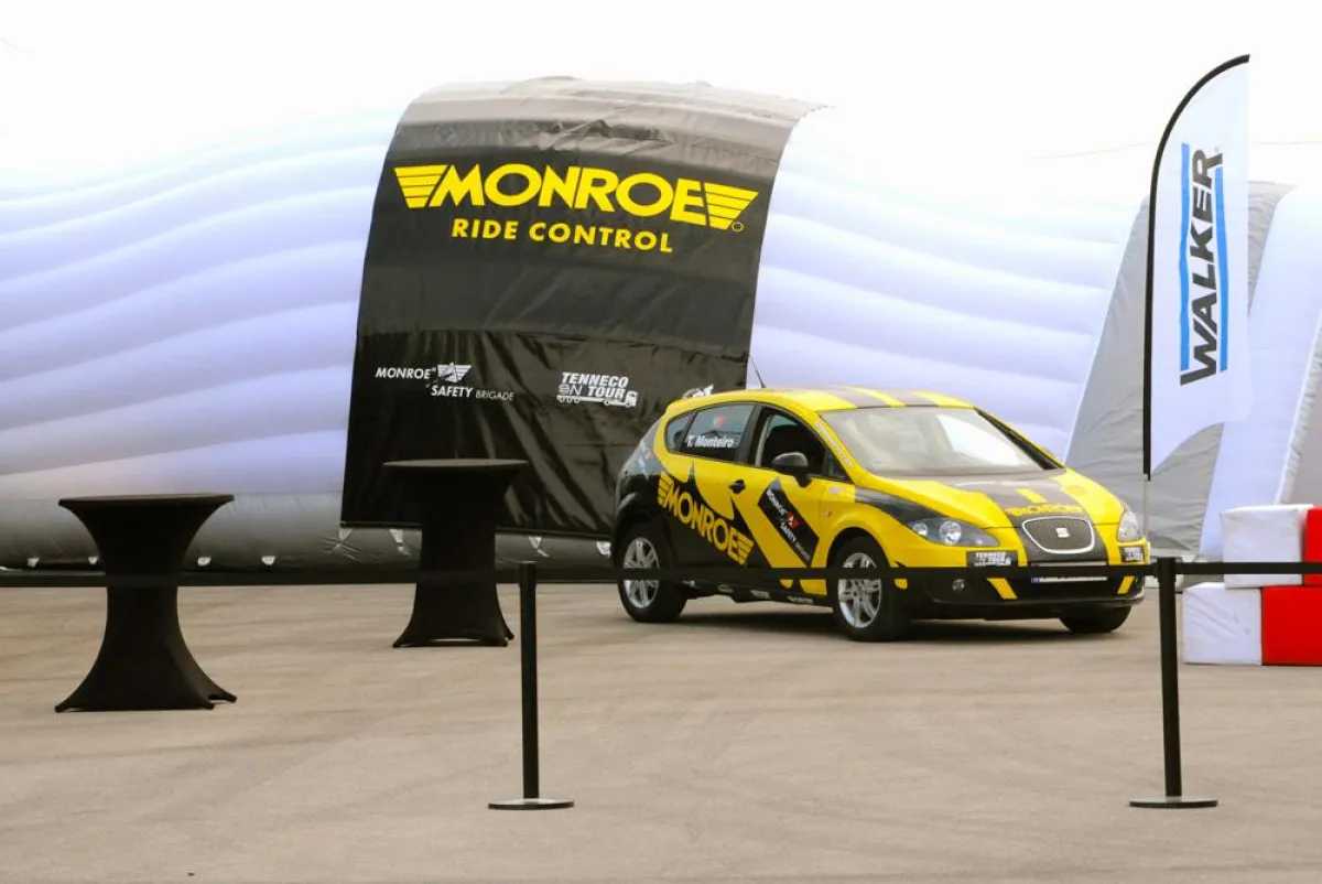 Tenneco stoppt mit seiner Roadshow ?Tenneco on Tour? auf der Automechanika.