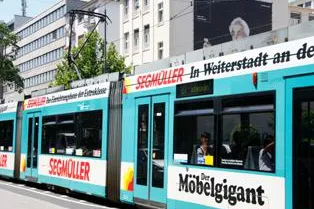 Bild: Studie: Hohe Affinität bei jüngeren Zielgruppen für Werbung auf öffentlichen Verkehrsmitteln