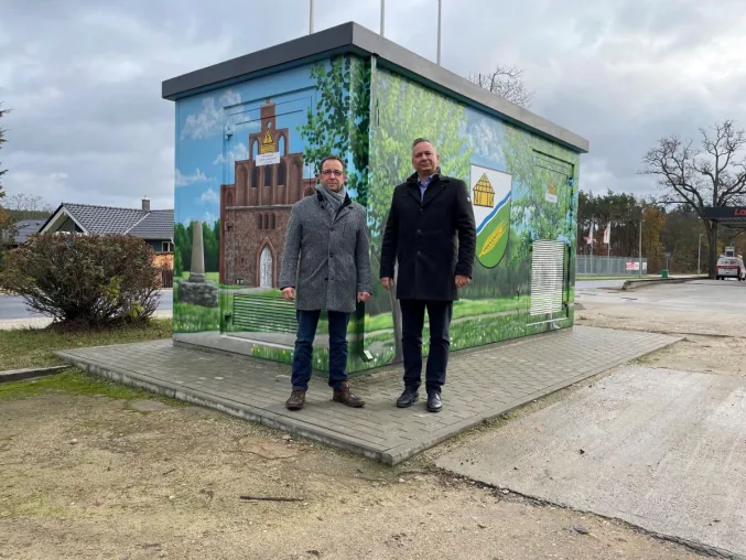 Bild: Kunst am Stromnetz in Brandenburg: E.DIS sorgt für kreative Gestaltung der Trafostation in Hennickendorf