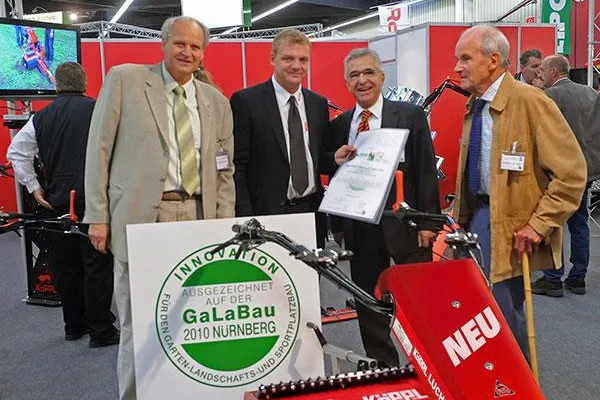 Bild: Köppl gewinnt erneut die Innovations-Medaille des Bundesverbandes Garten-, Landschafts- und Sportplatzbau e.V.