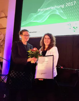 Niedersächsischer Wissenschaftspreis für Absolventin des Niedersachsen-Technikums Bild: Niedersächsischer Wissenschaftspreis für Absolventin des Niedersachsen-Technikums
