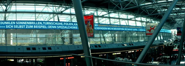 Z New Media Solutions GmbH organisiert außergewöhnliche Flughafen-Kampagne für den Spezialchemiekonzern Degussa Bild: Z New Media Solutions GmbH organisiert außergewöhnliche Flughafen-Kampagne für den Spezialchemiekonzern Degussa
