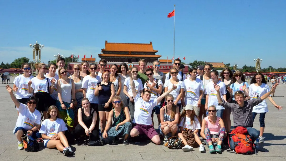 Die Summer Camp-Gruppe aus Südbayern auf dem Tiananmen Platz.