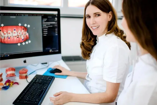 Spark-Aligner in München: KFO Klimas zählt zu den erfahrensten Anwendern des Systems Bild: Spark-Aligner in München: KFO Klimas zählt zu den erfahrensten Anwendern des Systems