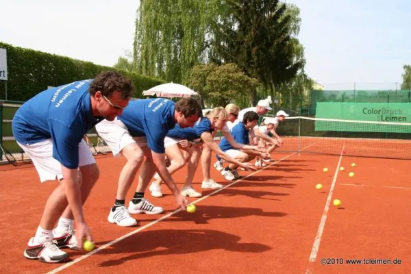 Bild: Die gelbe Filzkugel rollt wieder : TC Blau-Weiß Leimen möchte 2010 an die Erfolge des Vorjahres anknüpfen