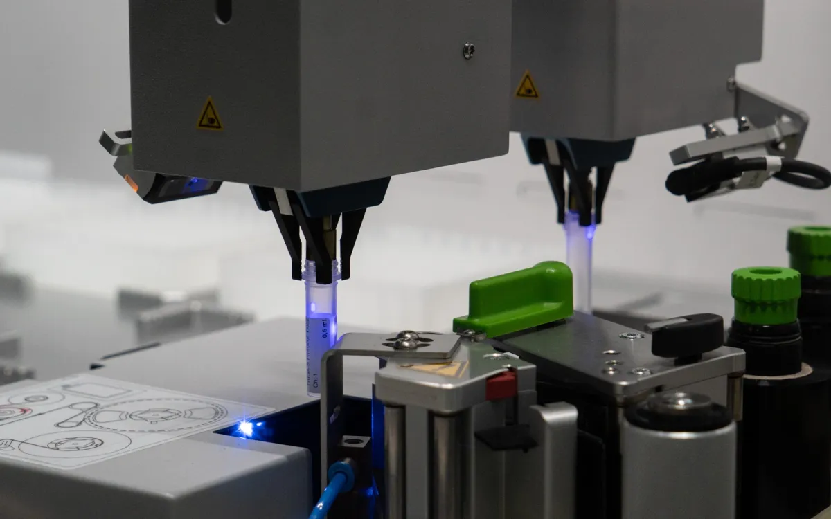 Der X-TubeProcessor®_Flex bietet bedeutende Vorteile für Laborprozesse. (© HTI Automation)