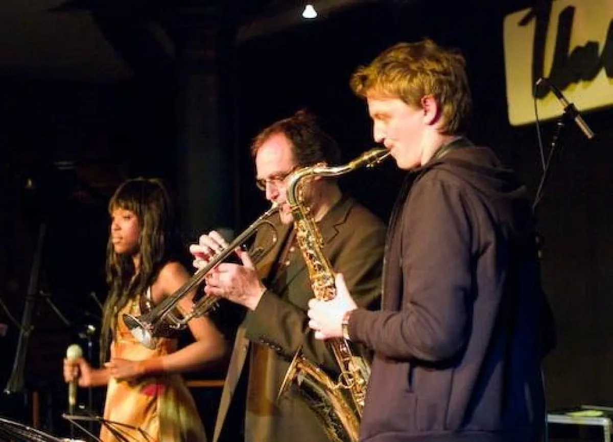 Bandworkshops der Neuen Jazzschool und ihrer Berufsfachschule für Musik umrahmen den Tag der öffenen Tür.