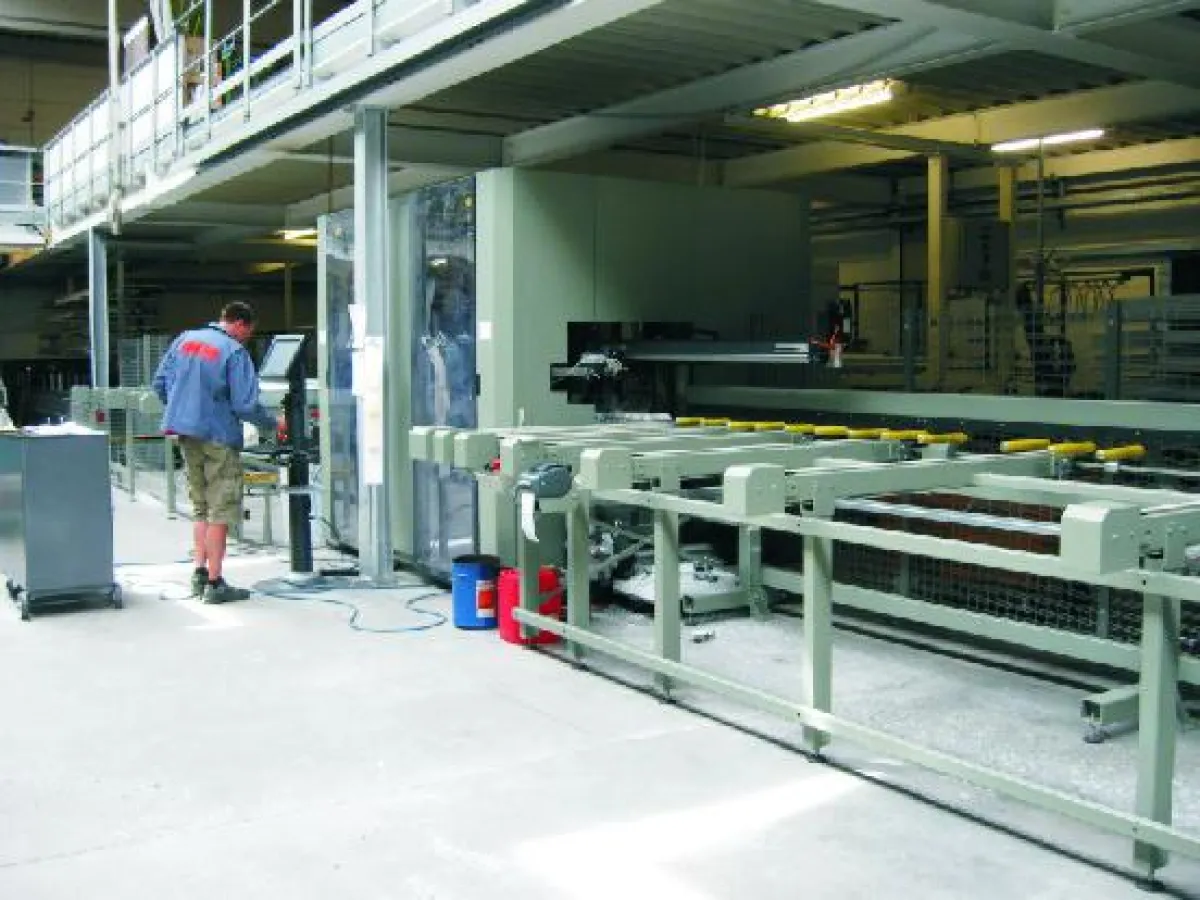 Schüt-Duis: neues CNC-Bearbeitungszentrum der Wintergartenabteilung