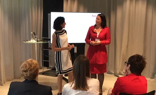 Silvia Hernandez begeisterte die Stuttgarter fims mit ihrem Blick auf die künftige Arbeitswelt Bild: Silvia Hernandez begeisterte die Stuttgarter fims mit ihrem Blick auf die künftige Arbeitswelt