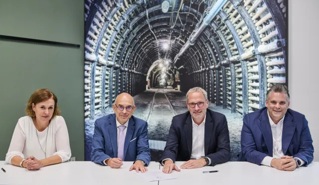 Bild: AKDB und Prosoz besiegeln Zusammenschluss  im Sozial-, Jugend- und Bauwesen