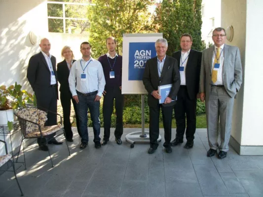 Bild: Matthias Winkler referiert bei AGN-Treffen zur Umsatzsteuer
