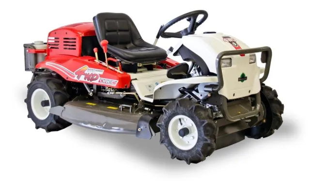 Bild: Professioneller Gestrüppschneider