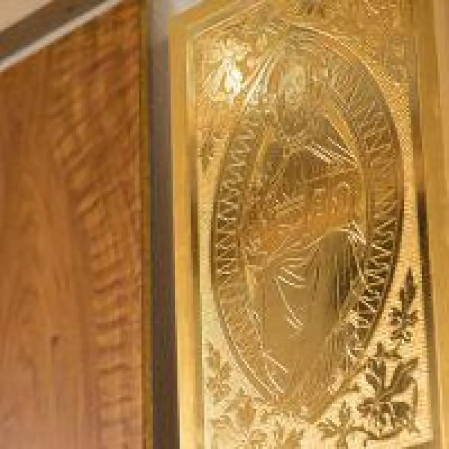 Oberflächenvergoldung von Texturwerk Wohnraumdesign