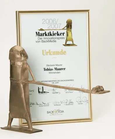 Der Marktkieker 2006 geht an die Bäckerei Maurer in Winnenden Bild: Der Marktkieker 2006 geht an die Bäckerei Maurer in Winnenden