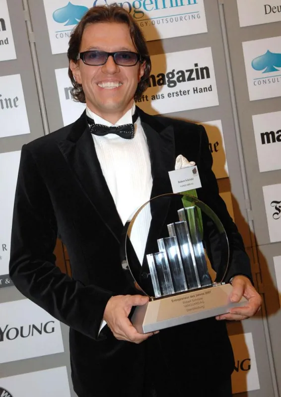 Robert Schroedel, ausgezeichnet als Entrepreneur des Jahres 2007, freute sich für das gesamte Unternehmen VANGUARD