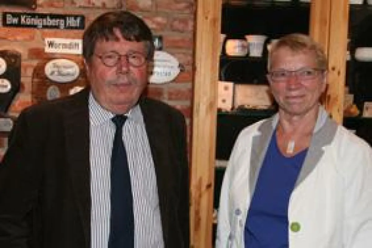 Kulturministerin Anke Sporendonk und Raimar Neufeldt. Foto: Forum Baltikum - Dittchenbühne