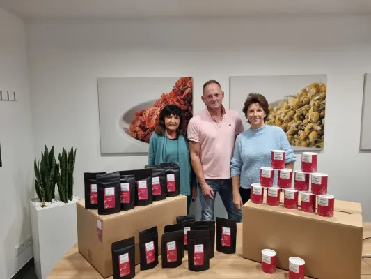 Kräuter Mix unterstützt Engagement für krebskranke Kinder Bild: Kräuter Mix unterstützt Engagement für krebskranke Kinder