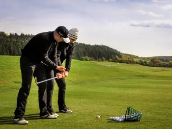 LINDNER Spa & GolfResort Weimarer Land bietet kostenlosen Golfkurs und Platzreife für alle Mitarbeiter Bild: LINDNER Spa & GolfResort Weimarer Land bietet kostenlosen Golfkurs und Platzreife für alle Mitarbeiter