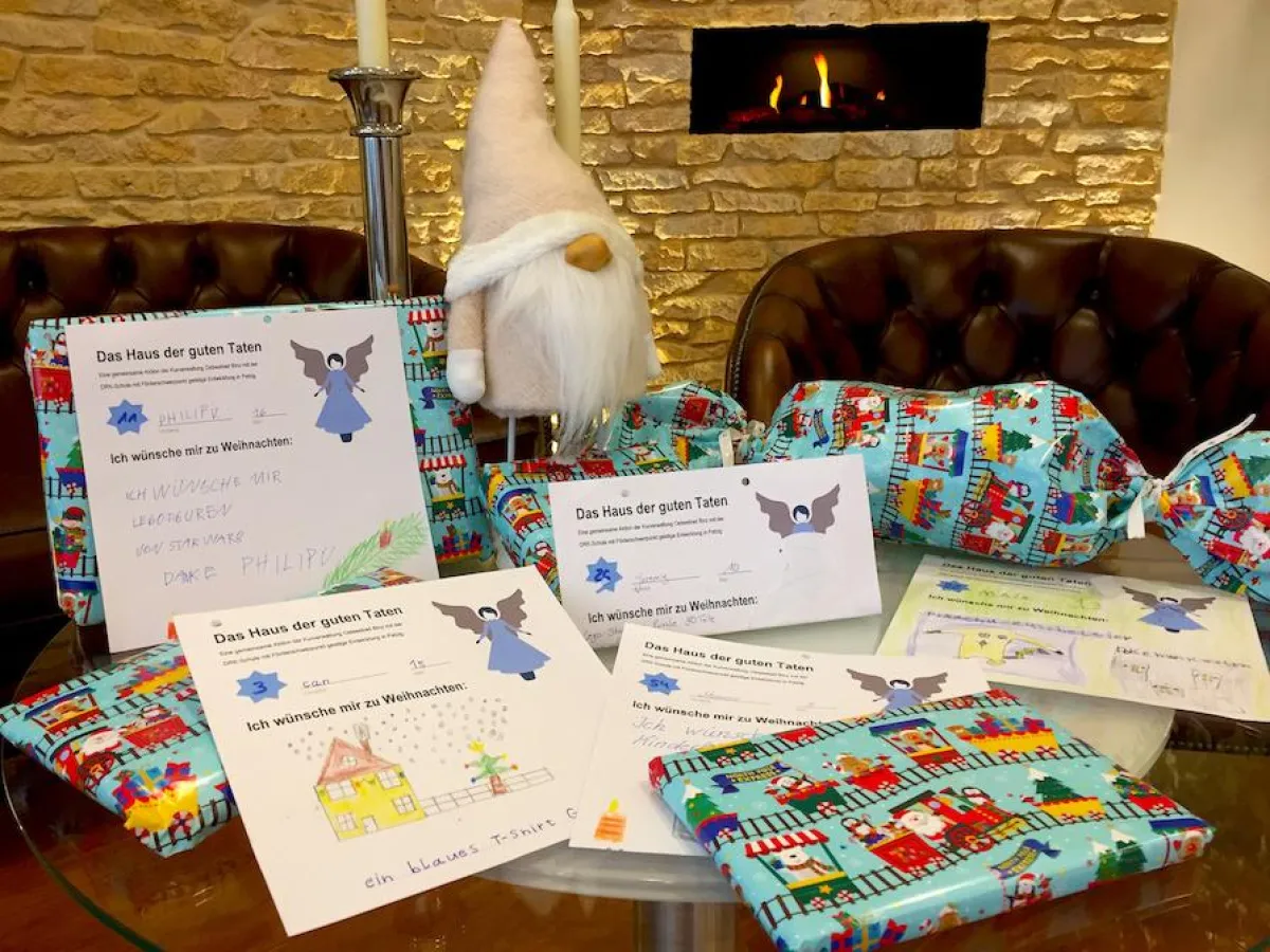 Geschenke für das Haus der guten Taten