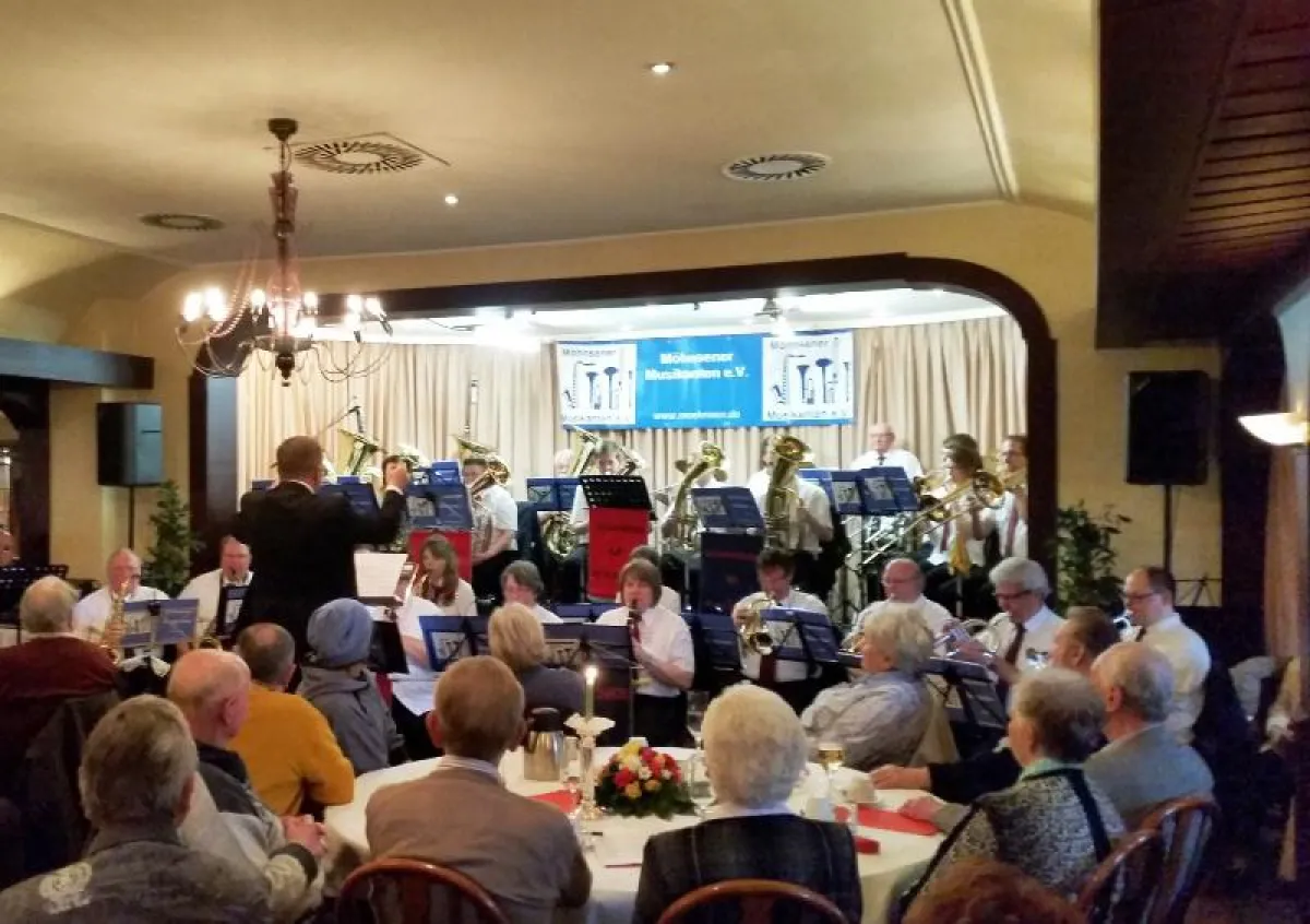 Volles Haus im Gasthof Hamester beim Frühjahrskonzert der Möhnsener Musikanten