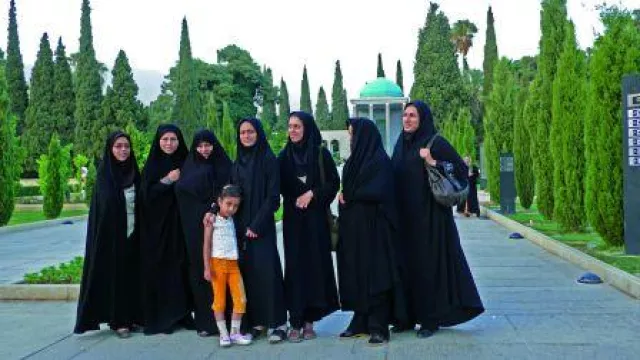 Bild: Orient ohne Schleier - Frauenreisen mit Berti Spießl - Der Iran ungeschminkt - Kultur, Kontakte und Wandern