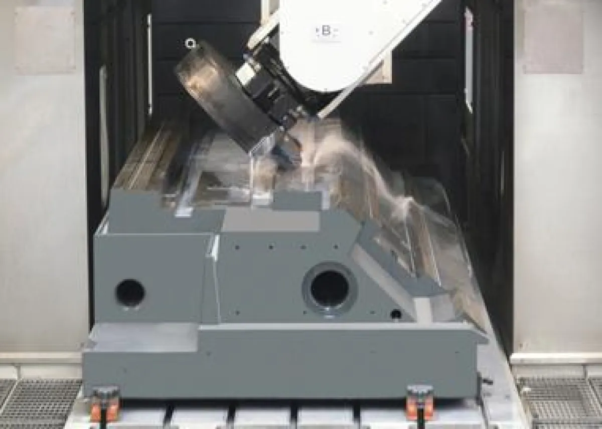 Im neuen Hightech-Werk von EPUCRET werden selbst riesige Komponenten und Gestelle bis aufs µm genau geschliffen.