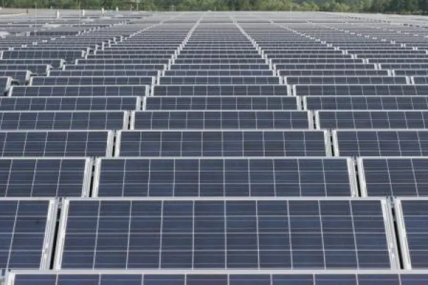 1,6 MW Flachdachprojekt mit WINAICO Solarmodulen bestückt Bild: 1,6 MW Flachdachprojekt mit WINAICO Solarmodulen bestückt