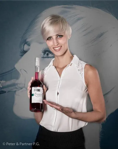 Bild: Topmodel-Siegerin wirbt jetzt für Zirben-Schnaps