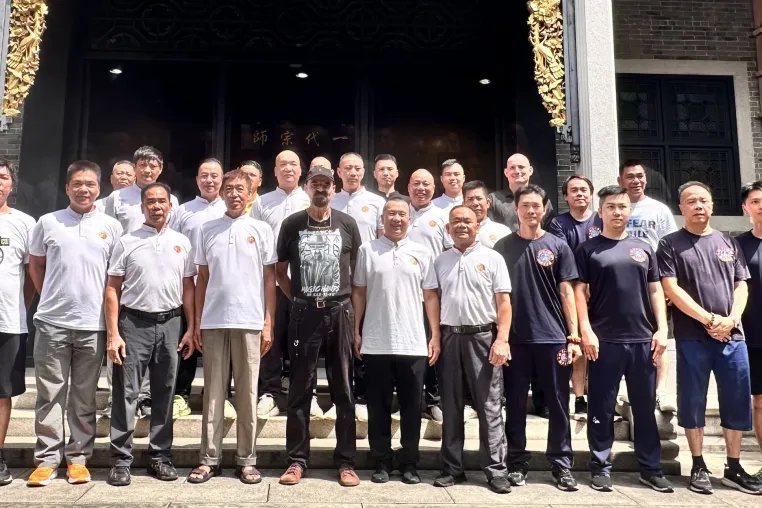 Bild: Großmeister Keith Kernspecht erhält in China als erster Europäer die höchste Anerkennung im WingChun KungFu 