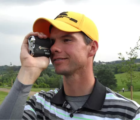 Bild: Dennis Lohrmann gewinnt mit Leupold® GX® die Premiere der golf.extra PGA Club Professional Series