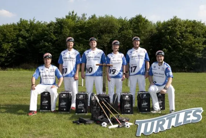 Bild: SegwayPolo - Funky-Move Turtles geben Partnerschaft mit ZÜCA Inc. - dem Hersteller des Sitzkoffers bekannt