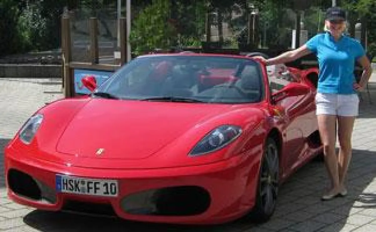 Ferrari selber fahren, aber mit richtigem Versicherungsschutz!