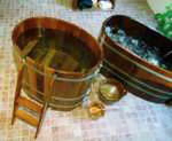 Bild: Schwimmbad, Sauna, Wellness – alles direkt online