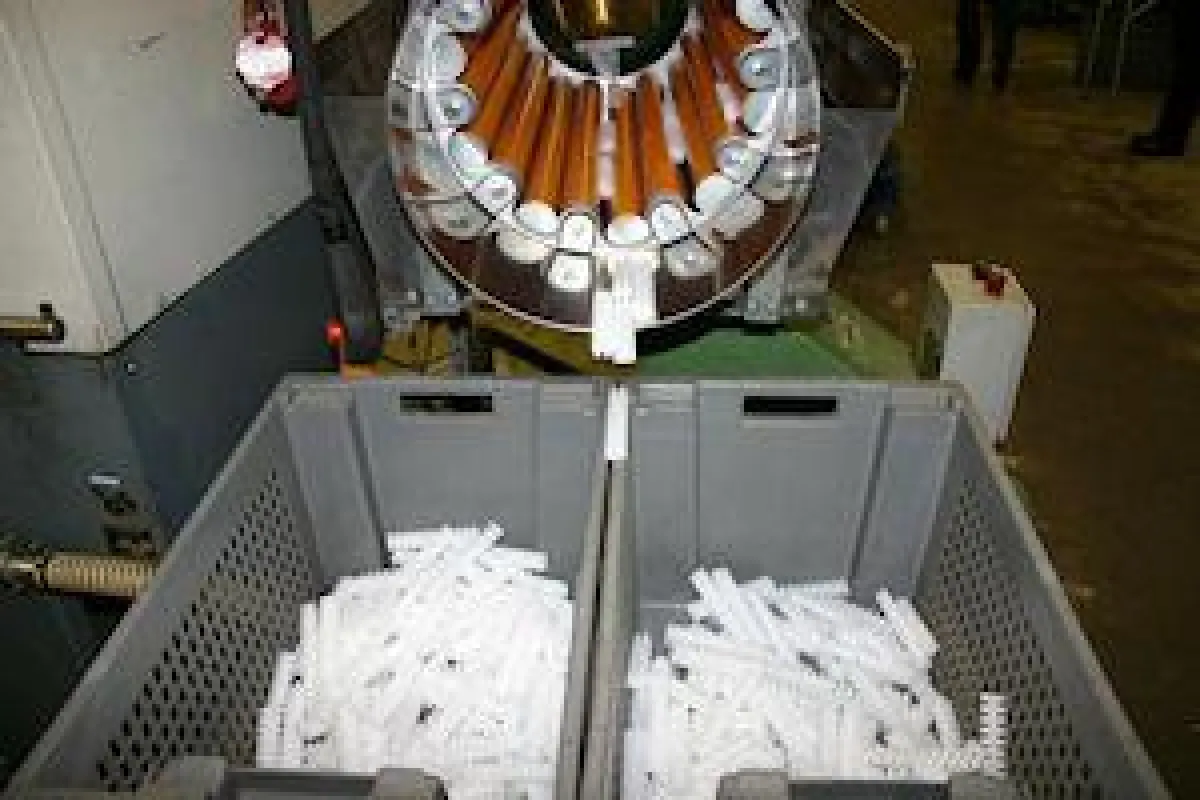 Elektroindustrie-Zulieferer Adels-Contact