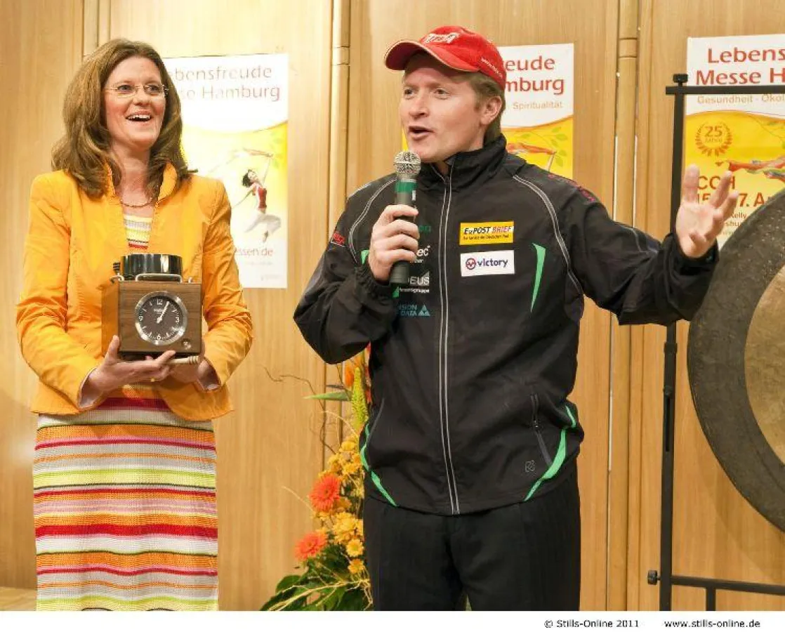 Die Dayasa wird auf der Lebensfreudemesse vorgestellt (hier mit Joey Kelly). Foto: Stills-online