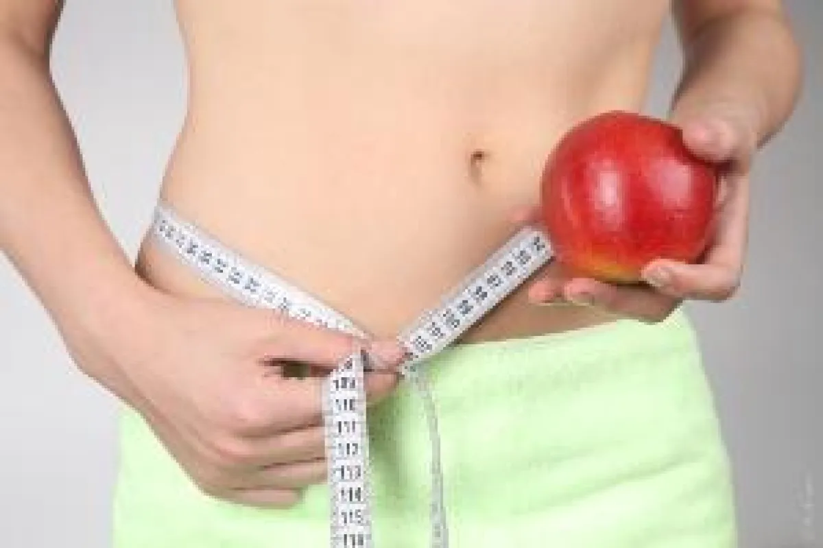 Die Schlosspark Klinik Ludwigsburg kann mit einer Fettabsaugung zu einem flachen Bauch verhelfen / ©