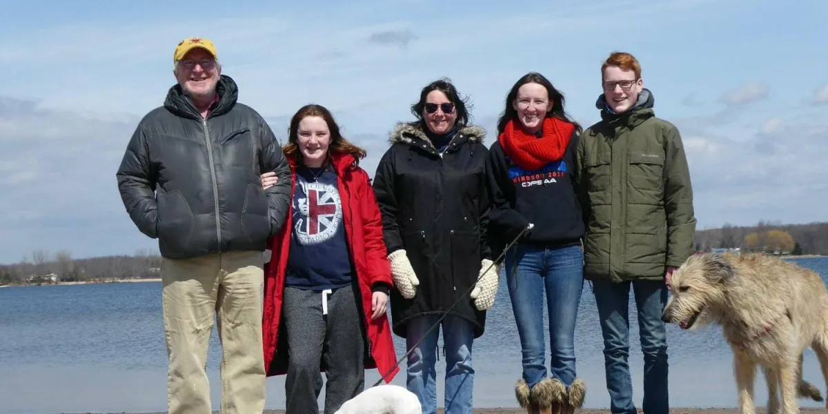 Schüleraustausch: Schüler mit Gastfamilie in Kanada (Foto: Stiftung Völkerverständigung)